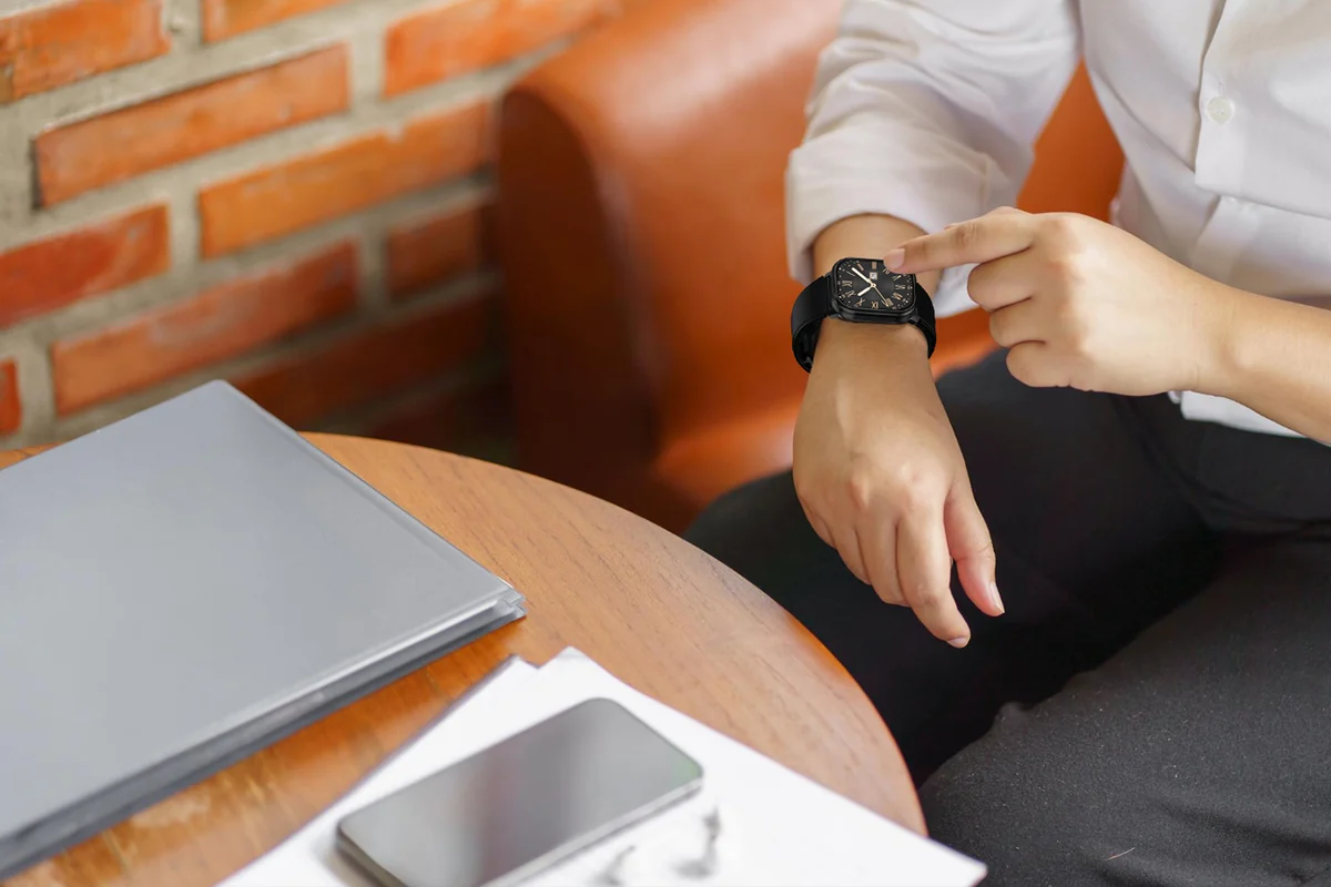 Employee wearing a connected health wearable